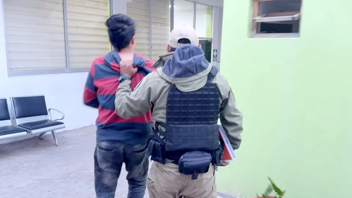 Acusado de agredir a un adulto mayor intentó escapar tras ser aprehendido en Sucre
